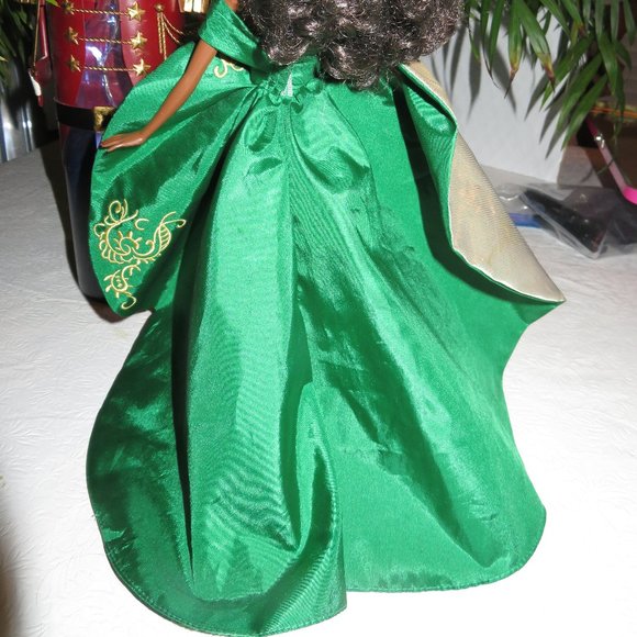 Barbie Holliday Collection African American - Picture 4 of 4